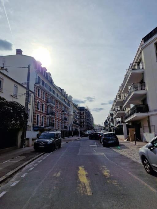 Cozy Apartment Near Paris Clamart Bagian luar foto